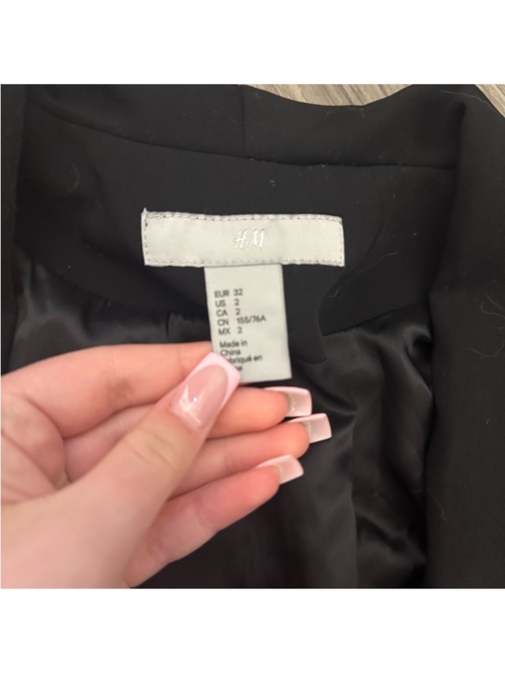 H&M Black Cropped Shawl Collar Blazer - Picture 2 of 2